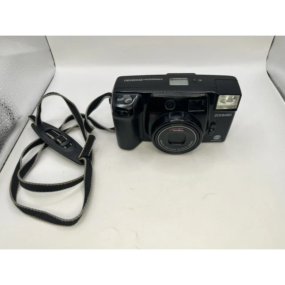 Minolta Freedom Zoom 90 35mm Film Point and Shoot Camera